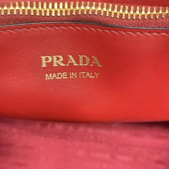 100% Authentic PRADA Monochrome Bag Red Saffiano Leather Handbag - Picture 14 of 14